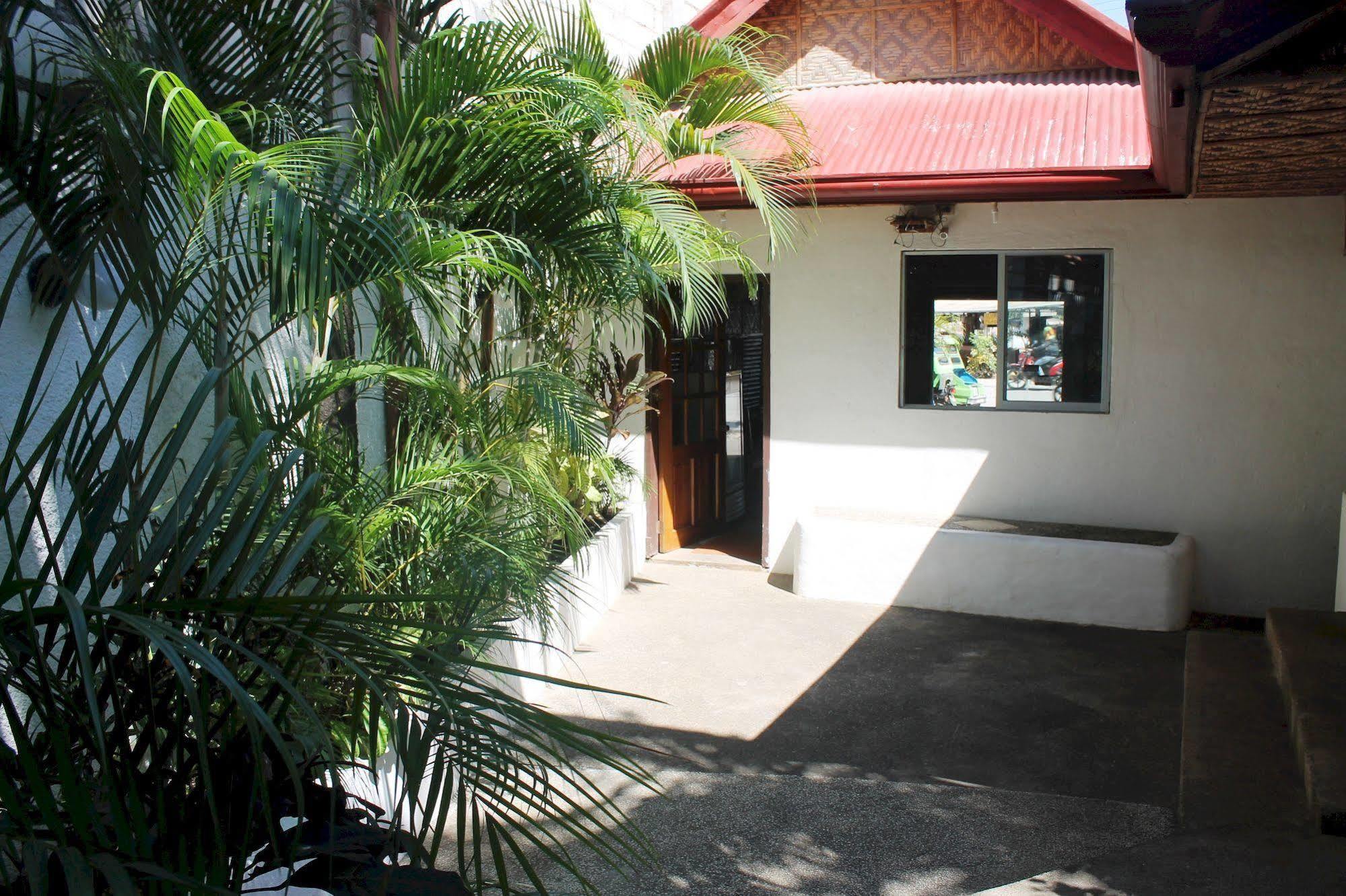 Paragayo Resort Tawala  Exteriör bild