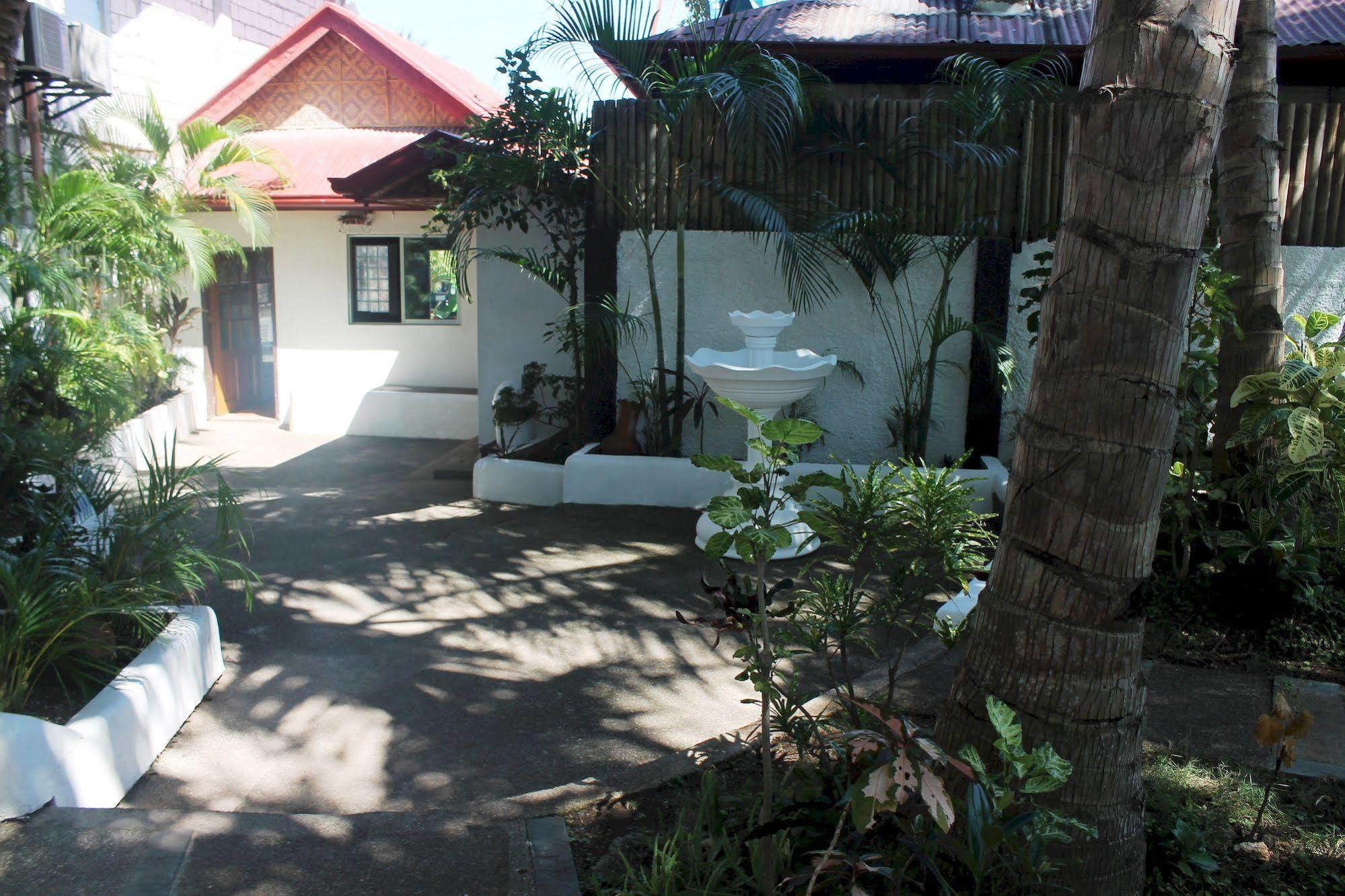 Paragayo Resort Tawala  Exteriör bild